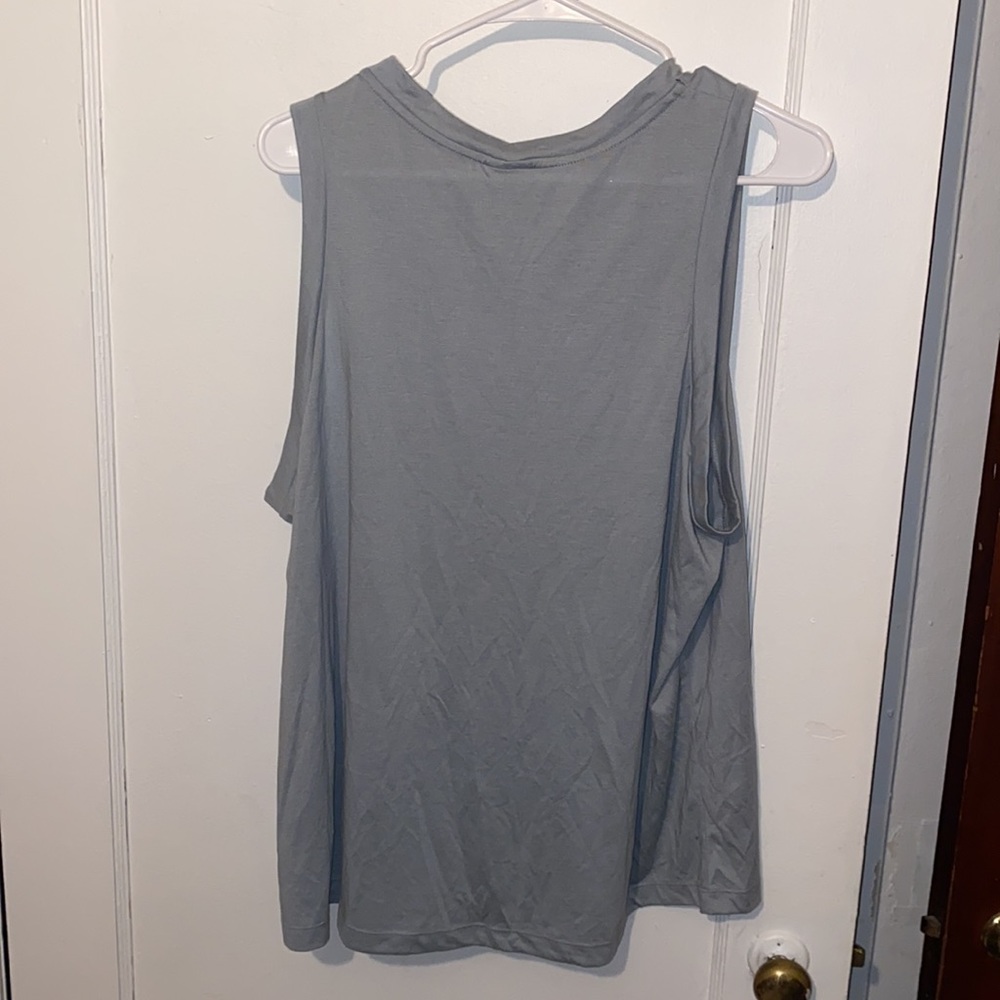 Nike sleeveless tank top - Picture 3 of 6